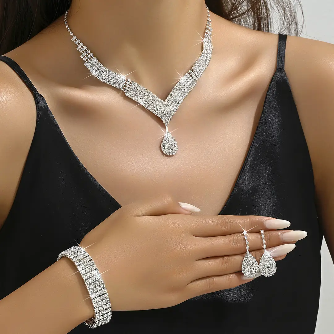 Modern Teardrop Jewelry Set for Pakistani Women