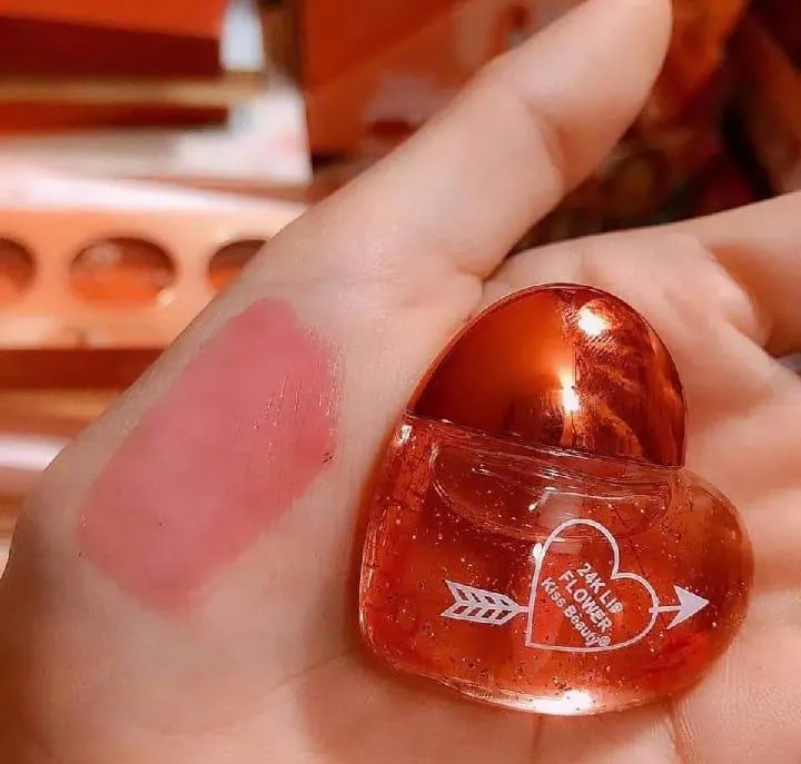 Heart Shaped Glossy Lip Gloss Plumping Non-Sticky