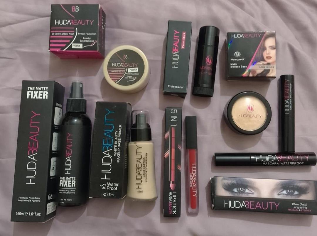 9-in-1 Makeup Set for Pakistani Women - Flawless, Long-Lasting, No Breaks
